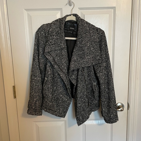 XoXo Women’s Medium Gray & Black Coat Very Warm and Cozy Zip Up - Picture 1 of 6